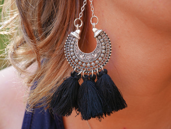 Boucles d'oreilles bohèmes orientales en dentelle d'argent et pompons