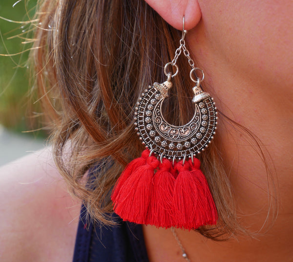 Boucles d'oreilles bohèmes orientales en dentelle d'argent et pompons