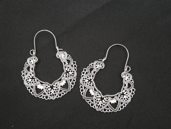 Boucles d'oreilles bohème orientale en dentelle argentée Gatsby