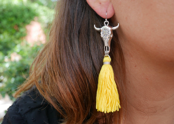 Boucles d'oreilles bohèmes tête de Buffle et pompon