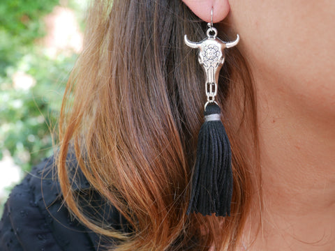 Boucles d'oreilles bohèmes tête de Buffle et pompon