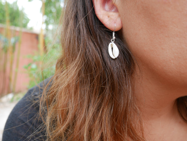 Boucles d'oreilles pendantes en coquillage cauri