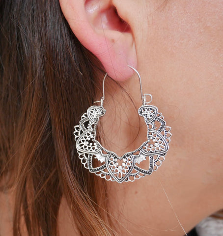 Boucles d'oreilles bohème orientale en dentelle argentée Gatsby