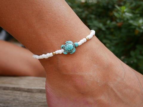 Chaîne de cheville perles et tortue de mer