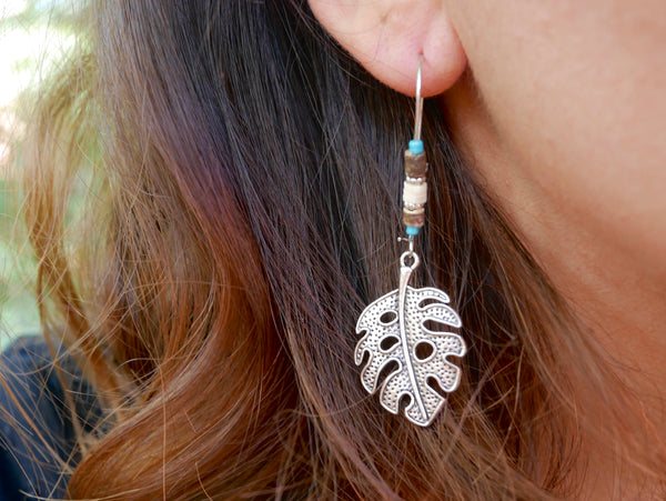 Boucles d'oreilles en métal et perles, motif feuille monstera