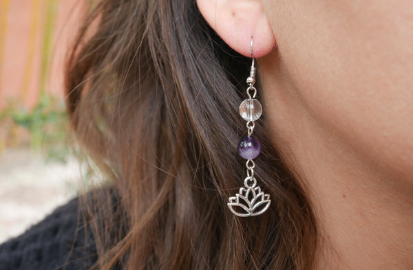 Boucles en Améthyste et Cristal avec une breloque Lotus