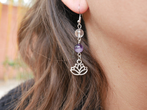 Boucles en Améthyste et Cristal avec une breloque Lotus