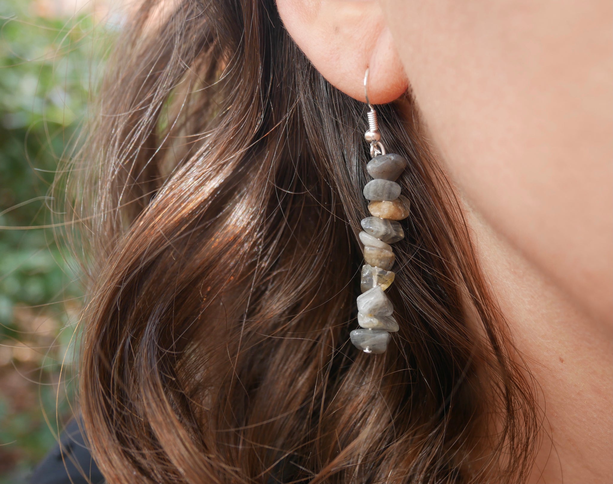 Boucles d'oreilles pendantes en labradorite naturelle