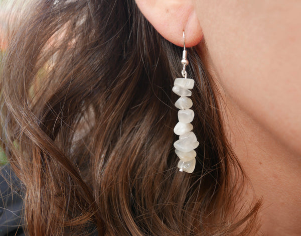 Boucles d'oreilles pendantes en Pierre de Lune naturelle