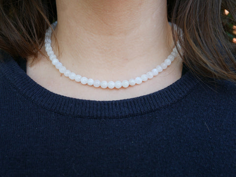 Collier ou Ras de cou en Pierre de lune, Lithothérapie