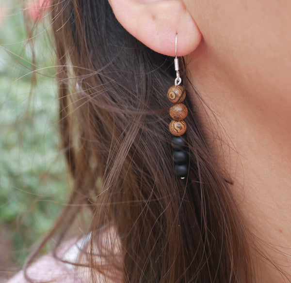 Boucles d'oreilles pendantes en Agate noire mate naturelle et bois Wengé