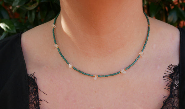 Collier en perles Miyuki Delica et cristal de roche