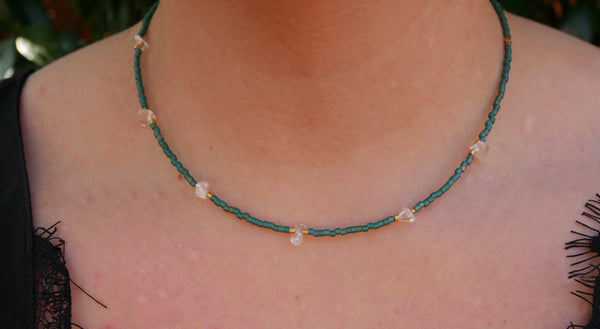 Collier en perles Miyuki Delica et cristal de roche