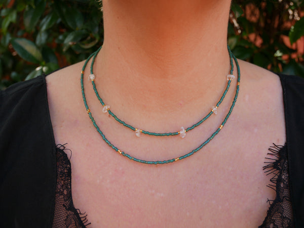 Collier double rang en perles Miyuki Delica et cristal de roche