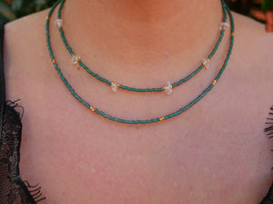 Collier double rang en perles Miyuki Delica et cristal de roche