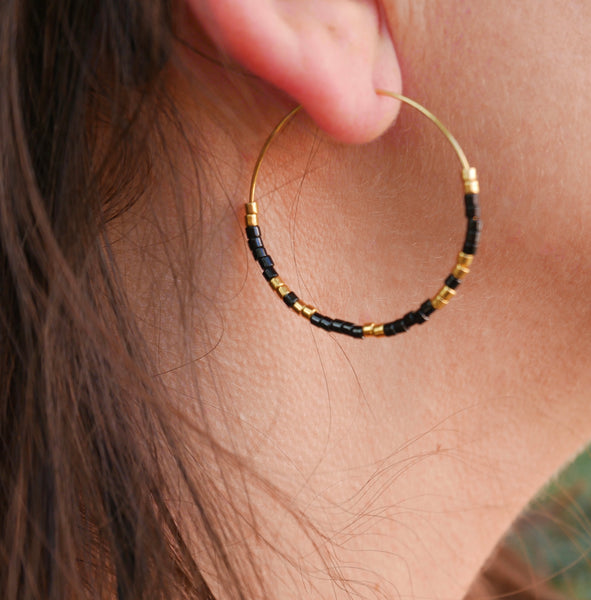 Boucles d'oreilles créoles dorées en perles Miyuki
