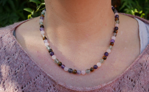 Collier ou Ras de cou en perles naturelles, Lithothérapie