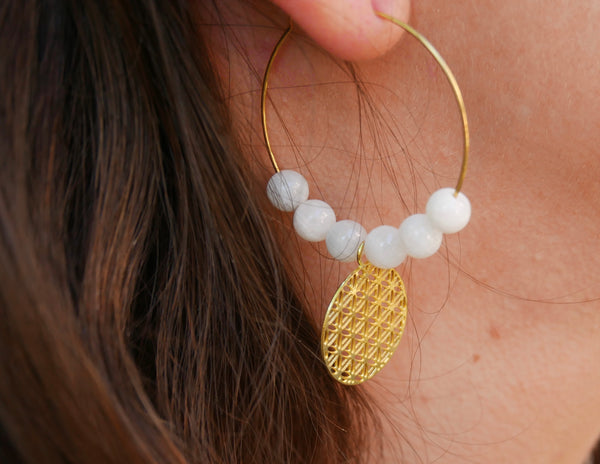 Boucles d'oreilles créoles en Pierre de lune et fleur de vie