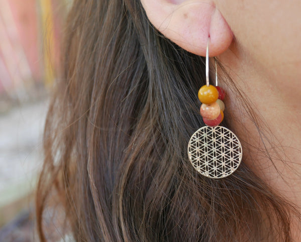 Boucles d'oreilles créoles argentées en Jaspe Mokaïte et fleur de vie