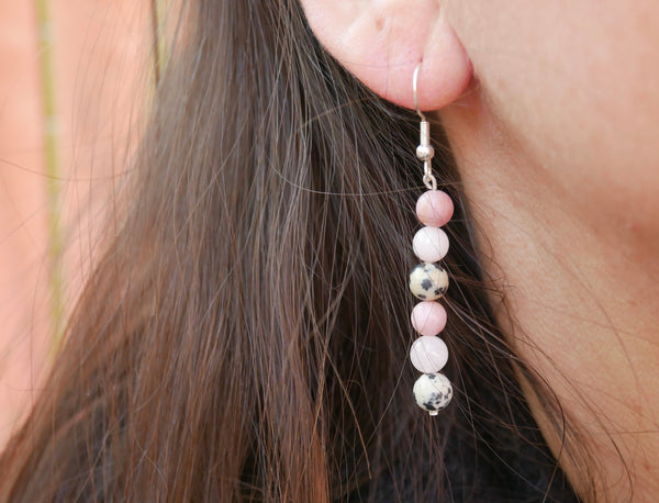 Boucles d'oreilles pendantes "Triple Protection" Quartz Rose, Jaspe Dalmatien et rhodochrosite