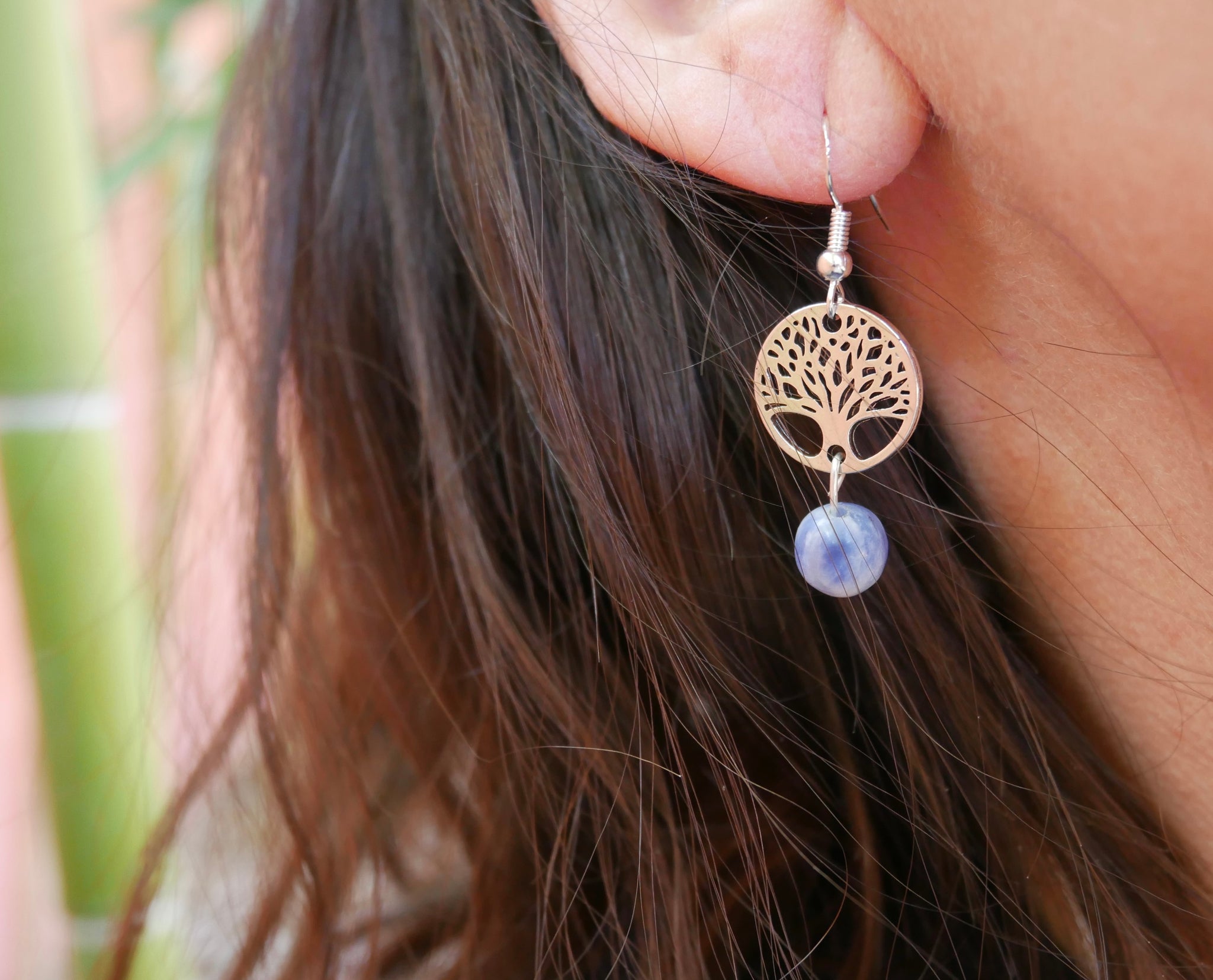 Boucles d'oreilles pendantes en Sodalite et arbre de vie, Made in France