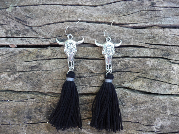 Boucles d'oreilles bohèmes tête de Buffle et pompon