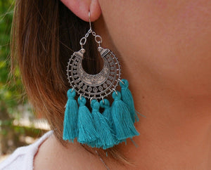 Boucles d'oreilles bohèmes orientales en dentelle d'argent et pompons